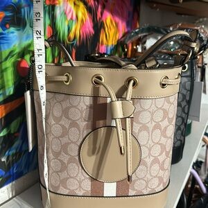 Fashion Bucket/Crossbody Purse/Wallet!
